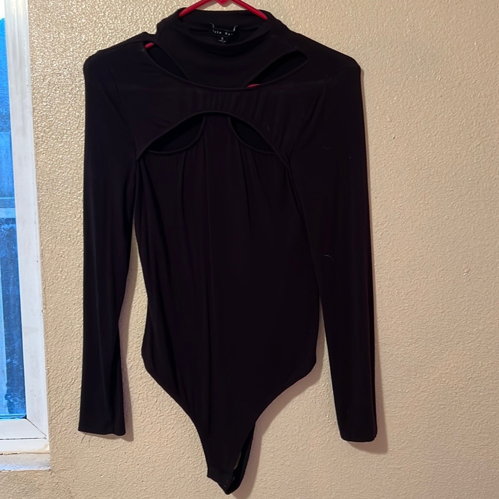 Black long sleeve bodysuit w/ cut out detail